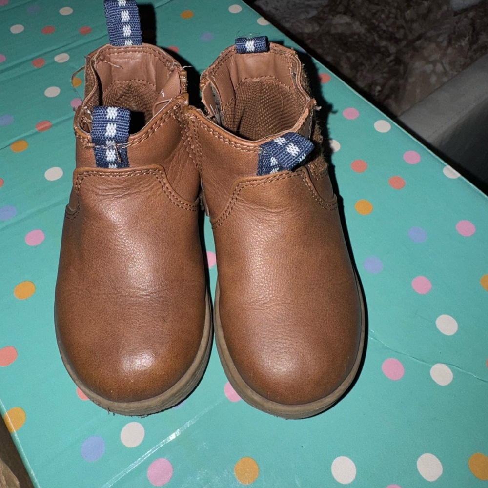 Cat and jack Chelsea boots